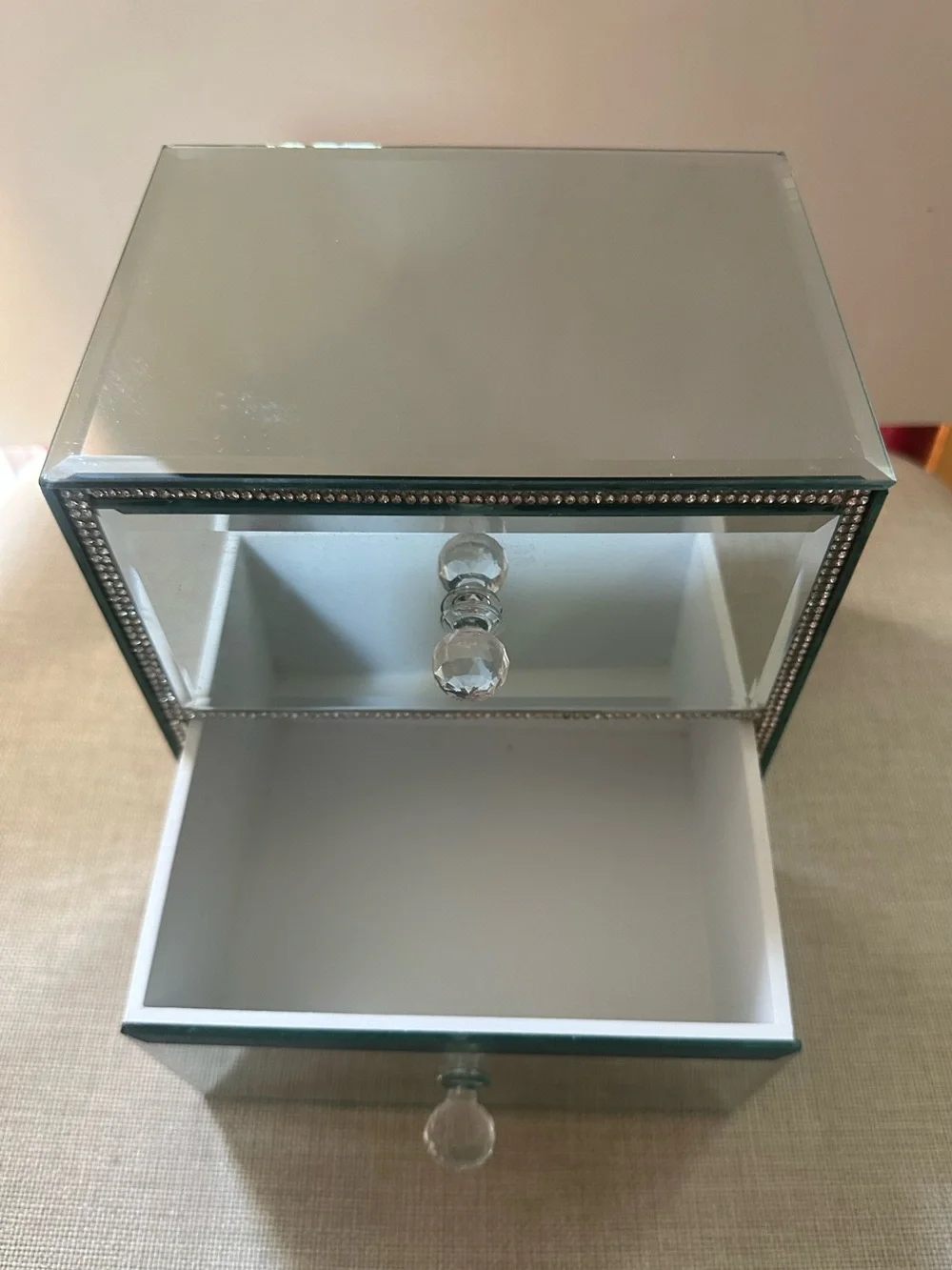 NWT Mirrored 2-Drawer Jewelry Chest with Crystal Knobs - Silver